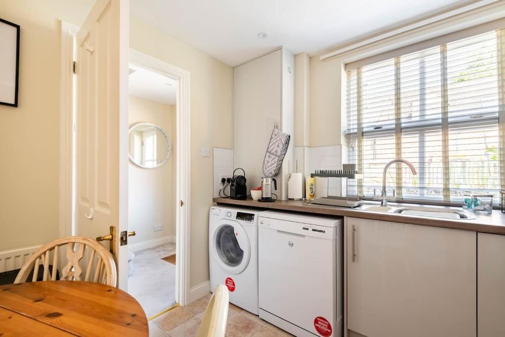 Central Village Cottage, The Corders Moreton-in-Marsh المظهر الخارجي الصورة